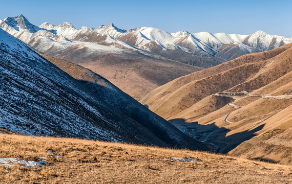 安巴拉山口雪山