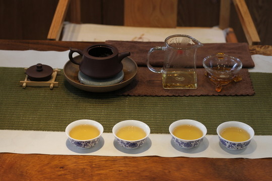 茶葉茶飲茶具
