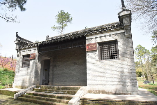 景區(qū)復(fù)古廁所