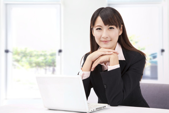 女人