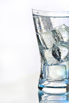 與蘇打水的水玻璃