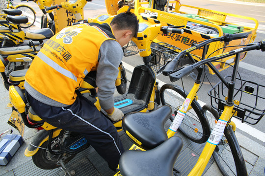 大黃蜂共享電單車維護