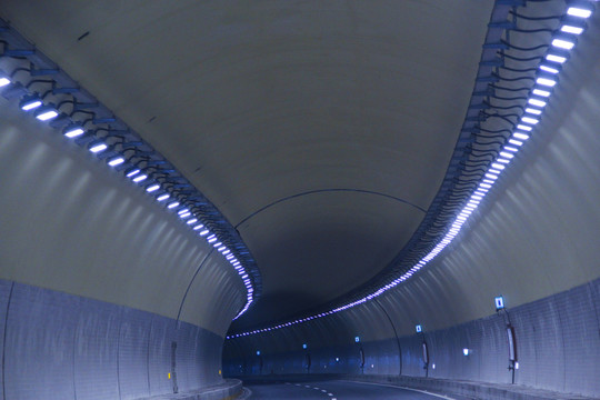 隧道高速公路