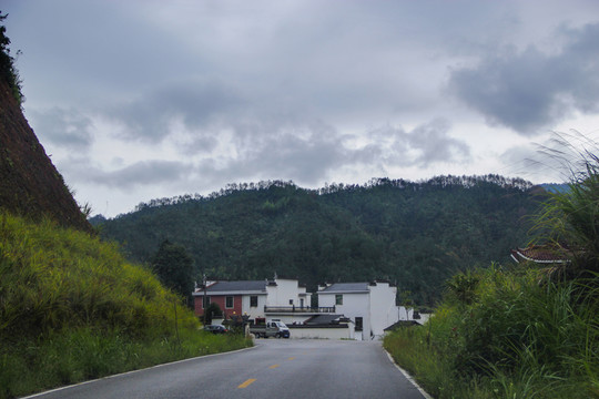 山路村莊