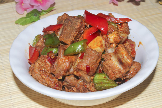 擂辣椒炒排骨