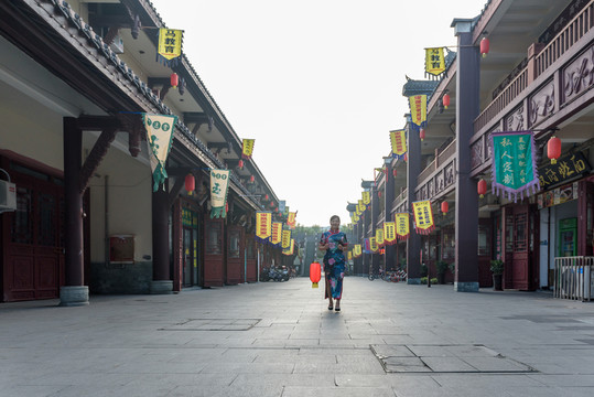 古街 旗袍女人 補習(xí)班一條街