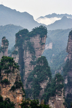 武陵源云霧遠(yuǎn)山