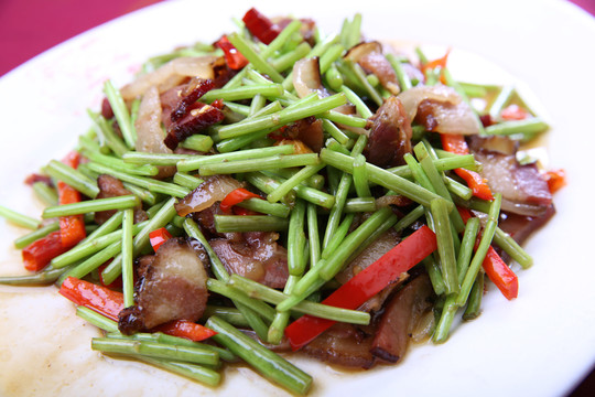 藜蒿炒臘肉