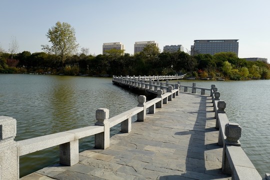 曲橋