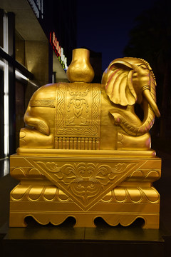 金象雕塑