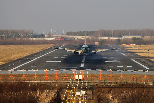 飛機(jī)落地 降落 大韓航空