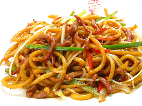 黑椒牛柳炒烏冬