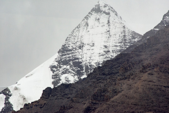 西藏雪山