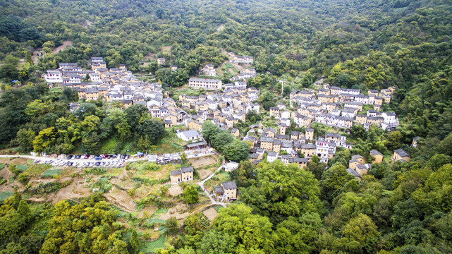 陽產(chǎn)土樓村