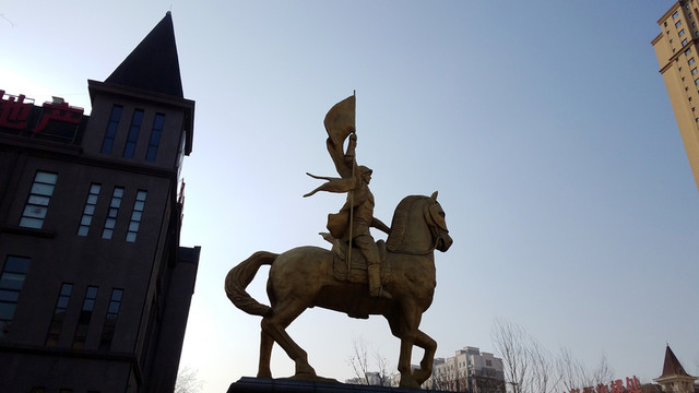 雕塑品 騎馬 女士