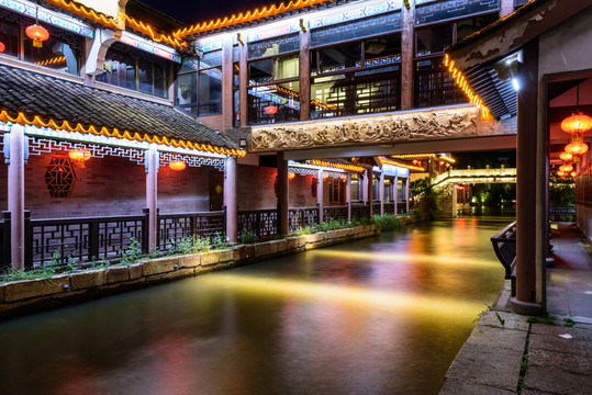 水街夜景