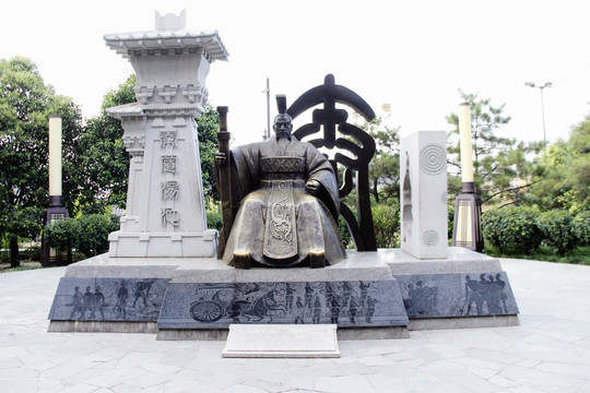 秦始皇 銅像