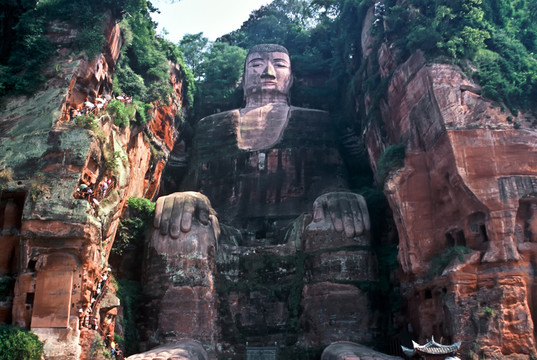 巨型佛，中國(guó)