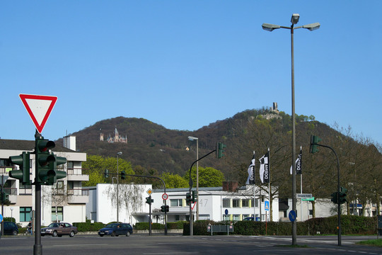 從mehlemer觀點看彼得斯堡和drachenfels