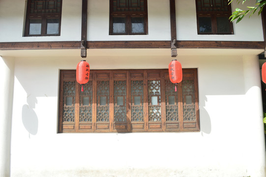 中式鏤空木窗