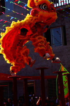 耍獅子