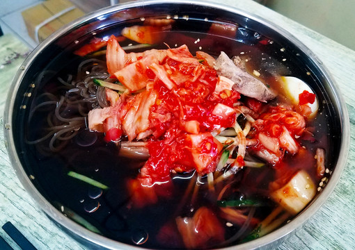 冷面 蕎麥 辣白菜