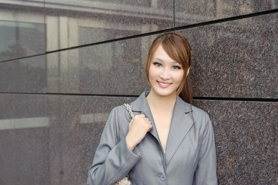 女人
