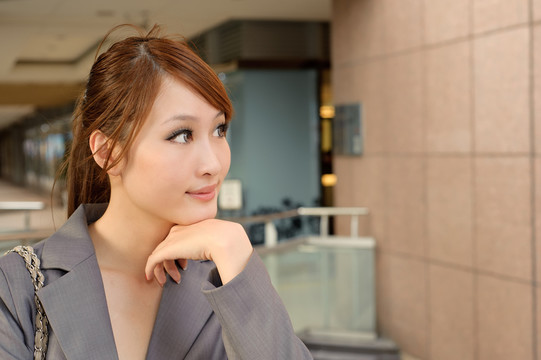 女人