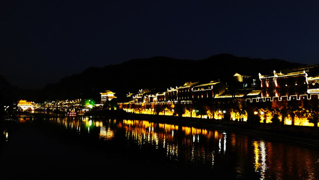 湖南 鳳凰古城 水上建筑 夜景