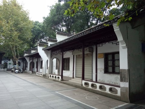 安慶菱湖大門(mén)口風(fēng)景