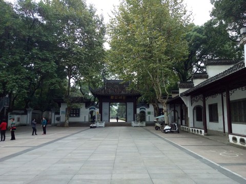 安慶菱湖大門(mén)口風(fēng)景