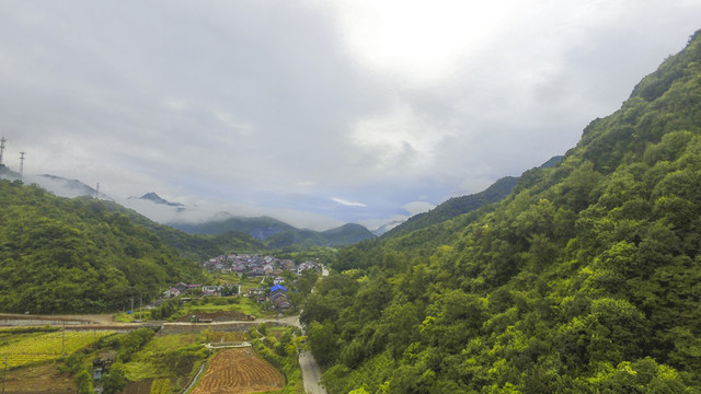 航拍鄉(xiāng)村田野