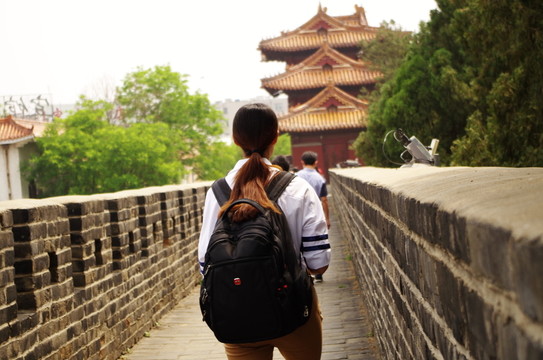 旅行的背影
