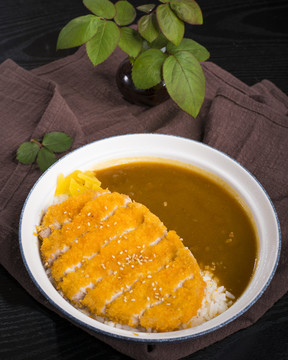 咖喱黃金豬排飯