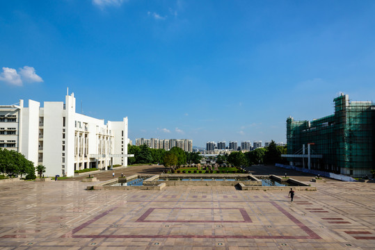 大學(xué)建筑樓