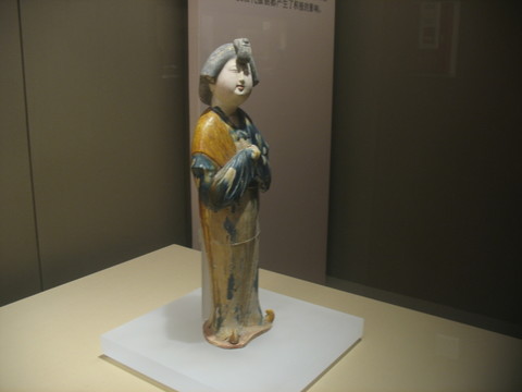 仕女俑