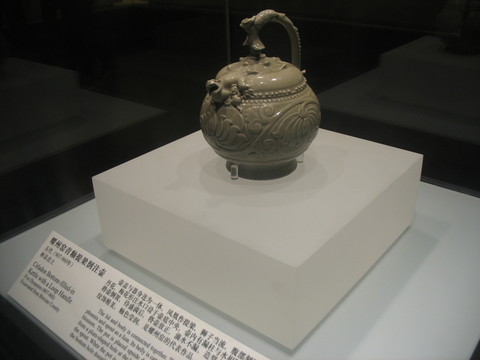 耀州窯青釉提梁倒注壺