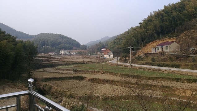 唯一一條通往縣城的路