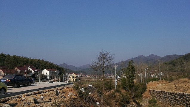 新農(nóng)村建設(shè)下村里的別墅