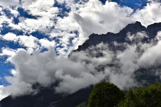 大山云霧
