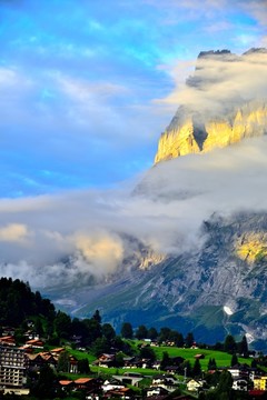 云霧山峰