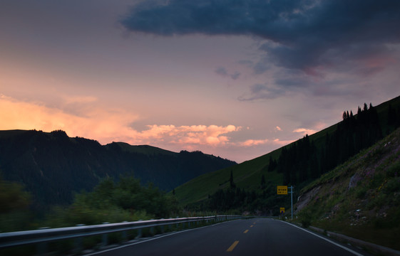 獨庫公路夕陽