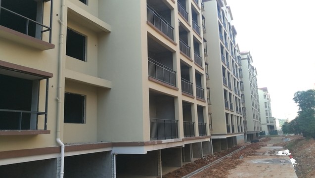 縣城郊外新建的小區(qū)