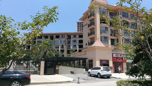 新建的住宅小區(qū)一角