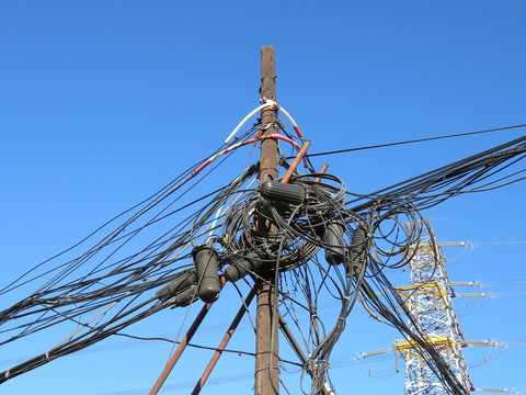 電線桿 輸電線