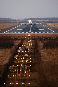 天津航空 飛機(jī) 降落