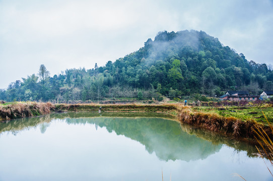 山村早春