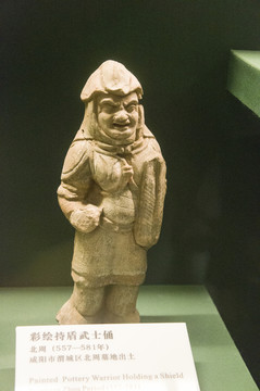 陜西西安文物持盾武士俑