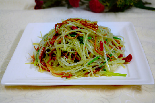 土豆炒金蟲草