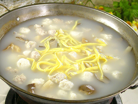 魚丸鍋?zhàn)?濃湯魚丸